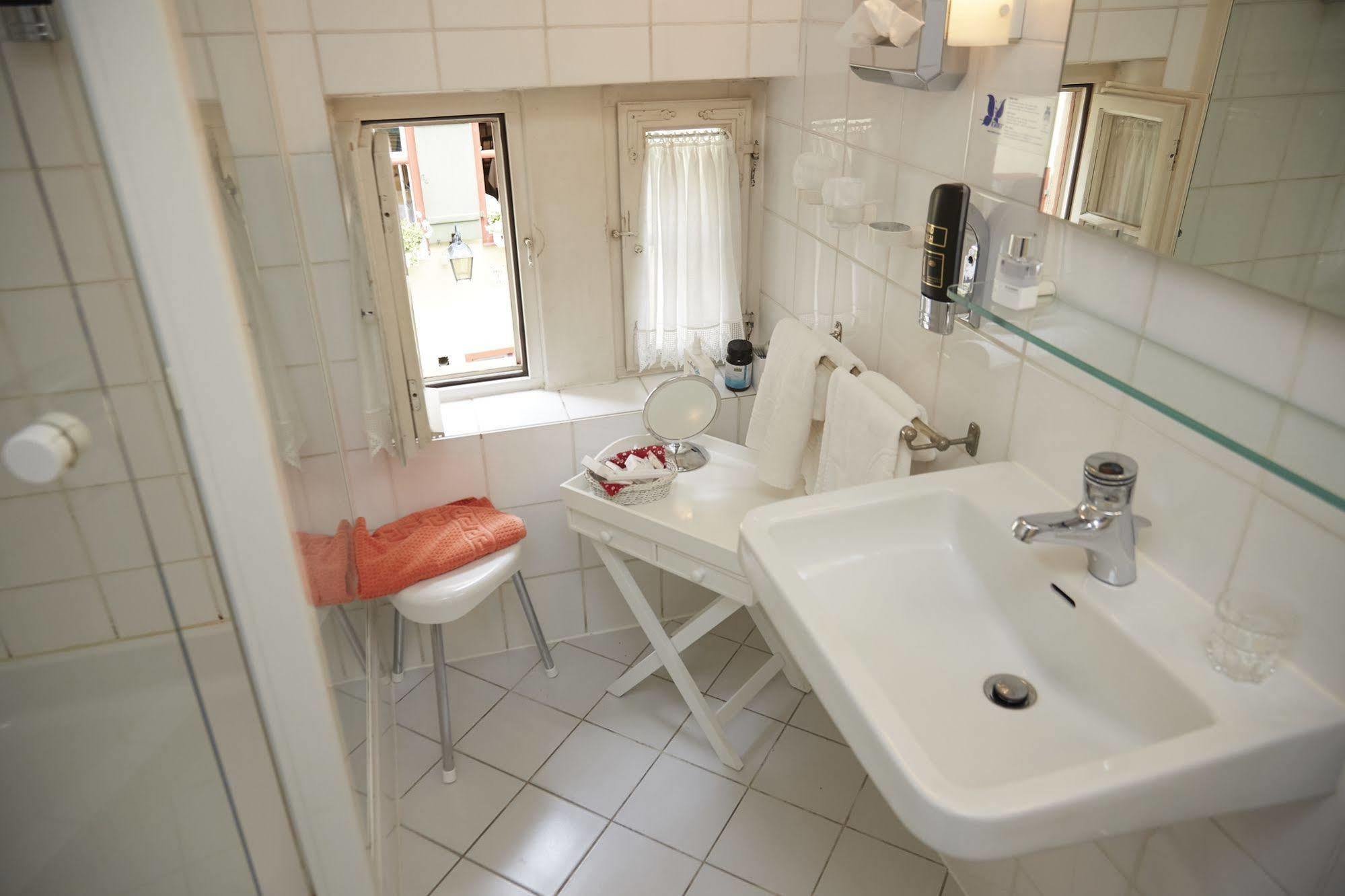 Hotel Weisses Ross Dinkelsbühl Dış mekan fotoğraf