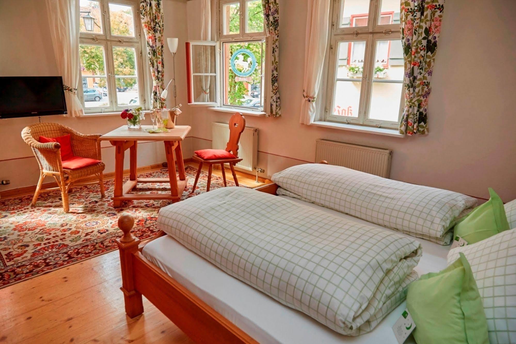 Hotel Weisses Ross Dinkelsbühl Dış mekan fotoğraf