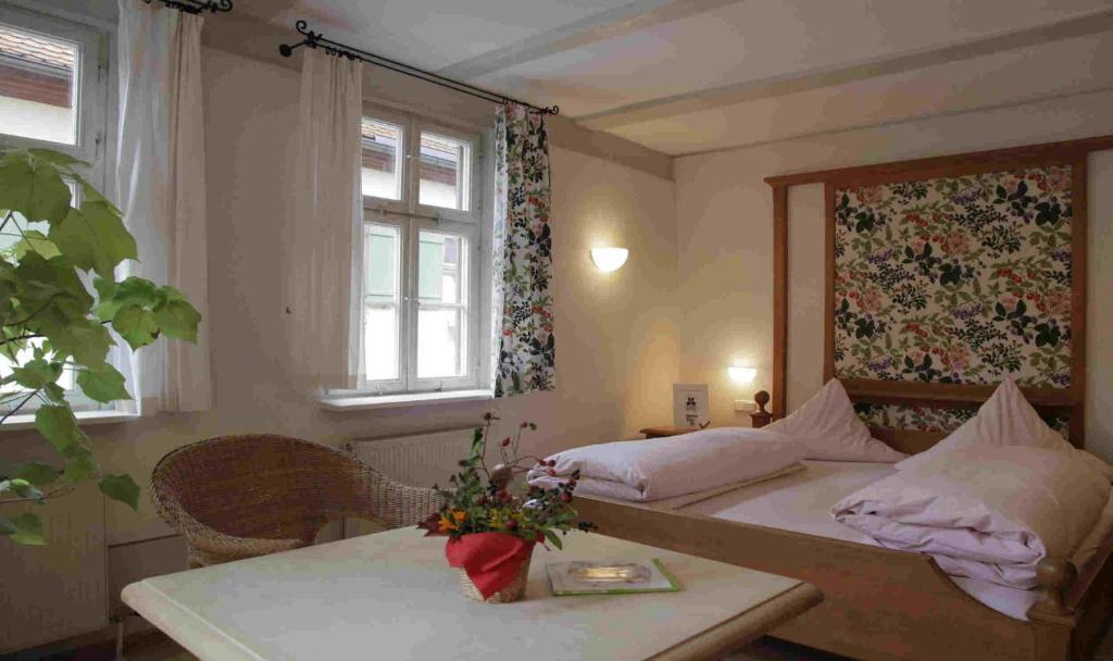 Hotel Weisses Ross Dinkelsbühl Dış mekan fotoğraf